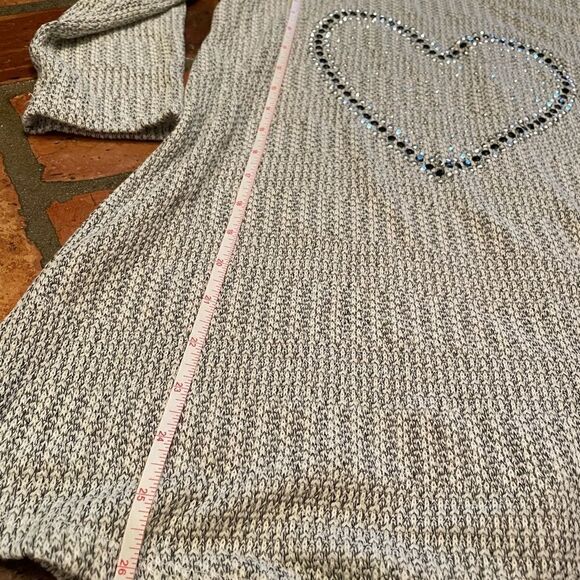 Maternity Sweater Studded Buttons Heart - Picture 7 of 7